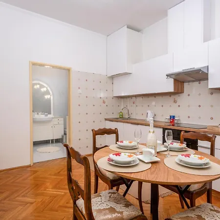 Apartament Lovely In With Wifi