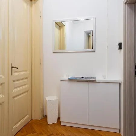 Lovely In With Wifi Apartament *