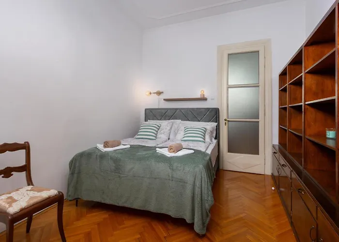 Apartamento 1 Bedroom Lovely In *
